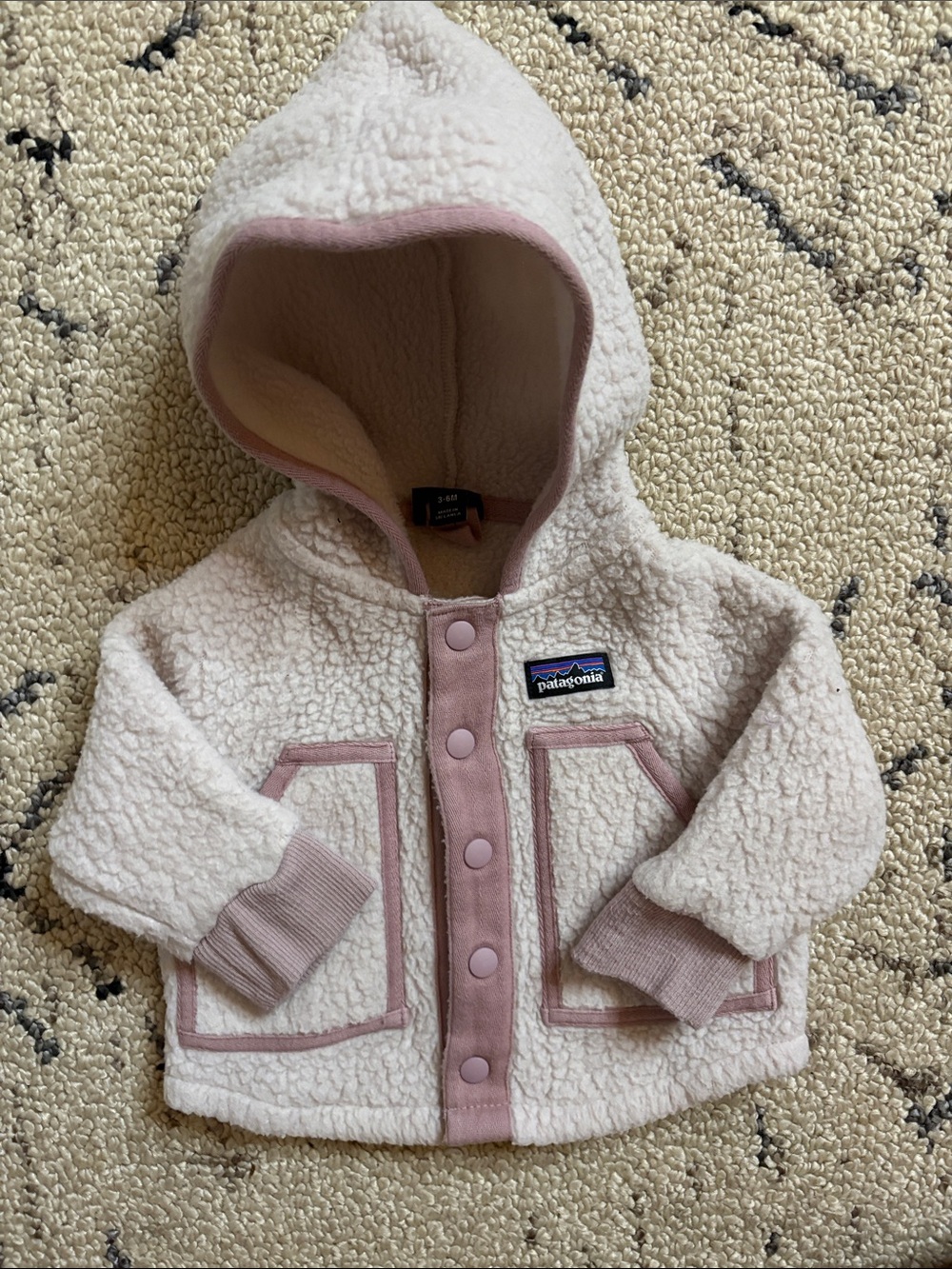 Patagonia kids fleece jacket (3/6m) EUC
